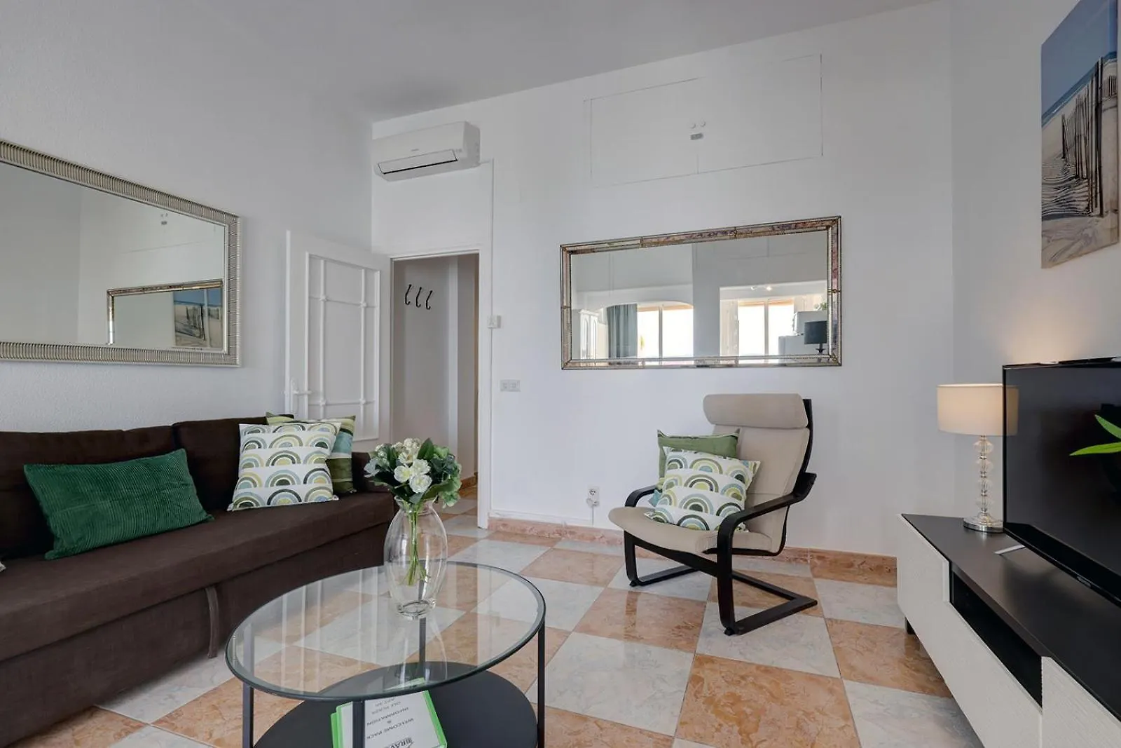 008 Plaza Ole Beachfront Apartment With Sea Views And Beach Access Benalmadena