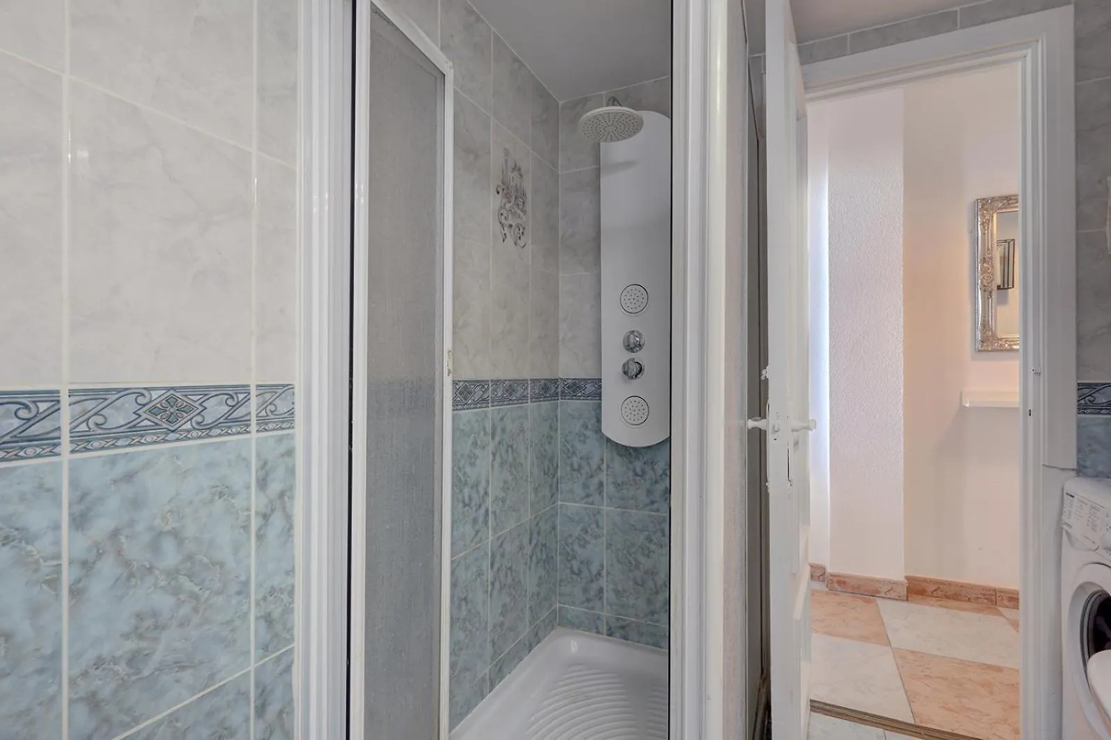 008 Plaza Ole Beachfront Apartment With Sea Views And Beach Access Benalmadena Spain