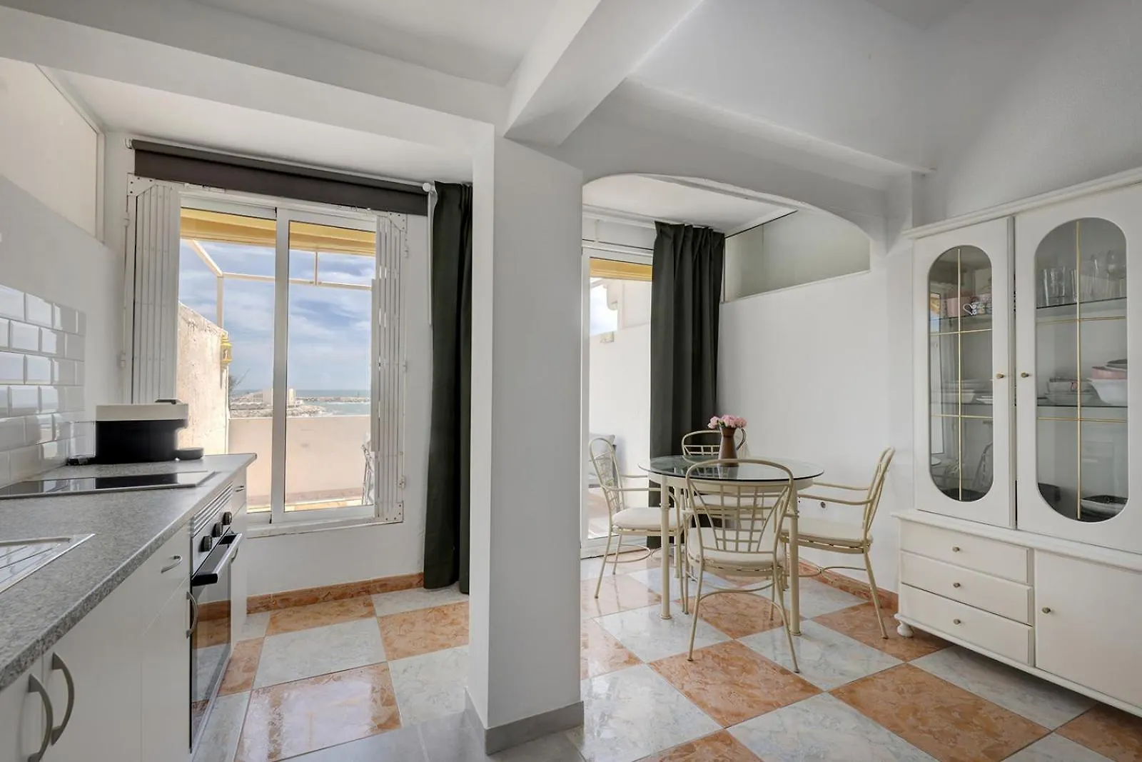 008 Plaza Ole Beachfront Apartment With Sea Views And Beach Access Benalmadena