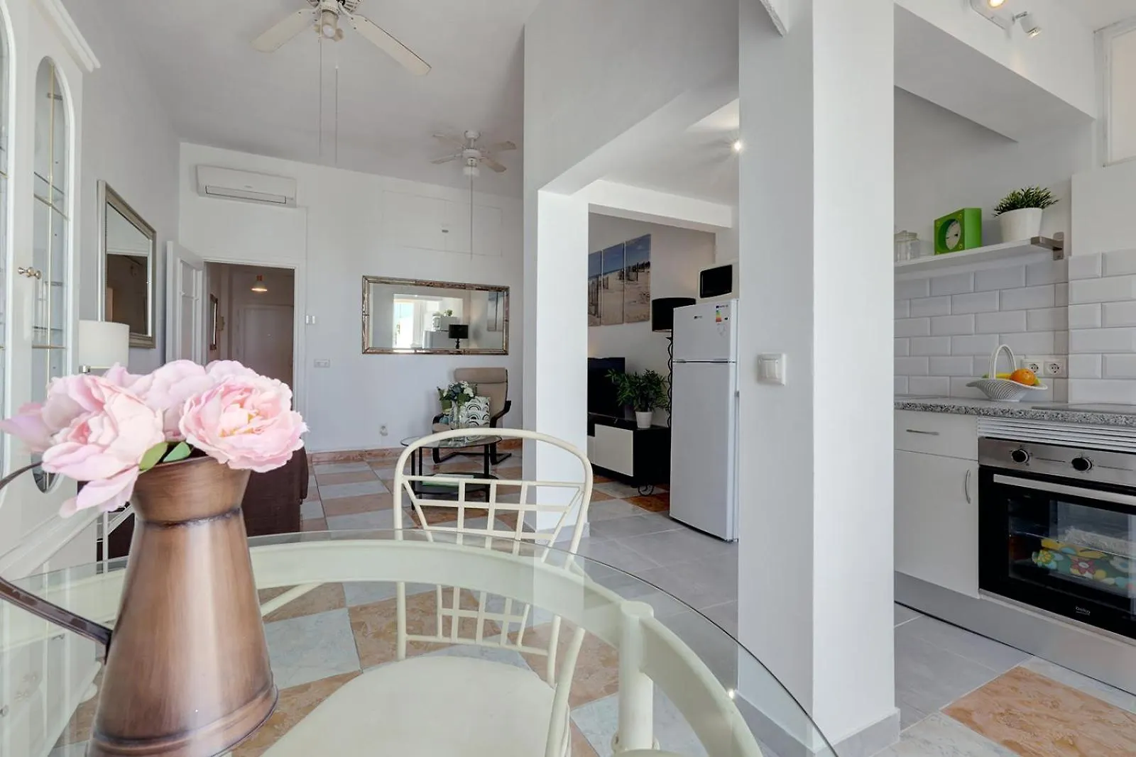 008 Plaza Ole Beachfront Apartment With Sea Views And Beach Access Benalmadena