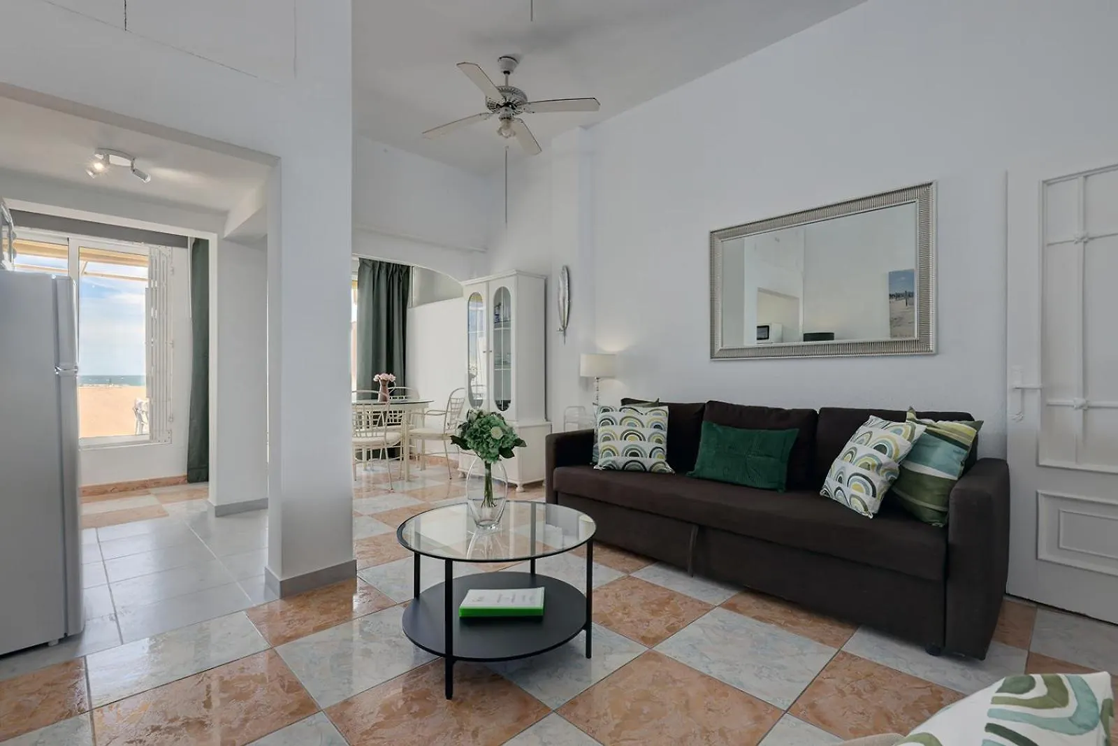 008 Plaza Ole Beachfront Apartment With Sea Views And Beach Access Benalmadena