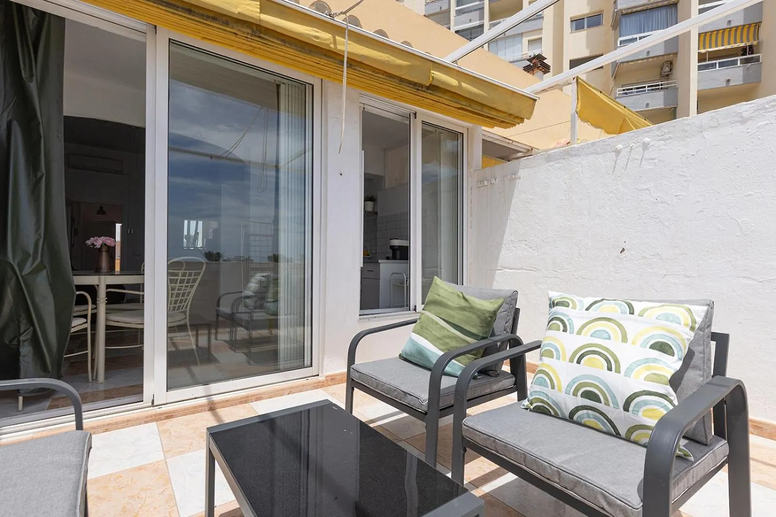 008 Plaza Ole Beachfront Apartment With Sea Views And Beach Access Benalmadena