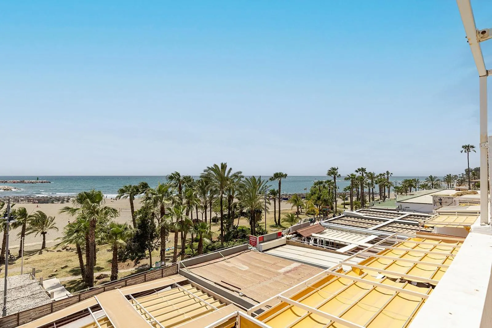008 Plaza Ole Beachfront Apartment With Sea Views And Beach Access Benalmadena