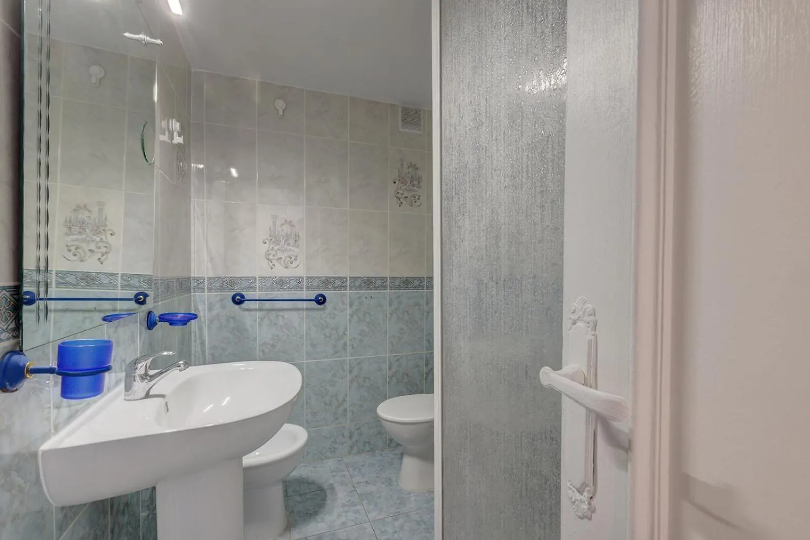 008 Plaza Ole Beachfront Apartment With Sea Views And Beach Access Benalmadena