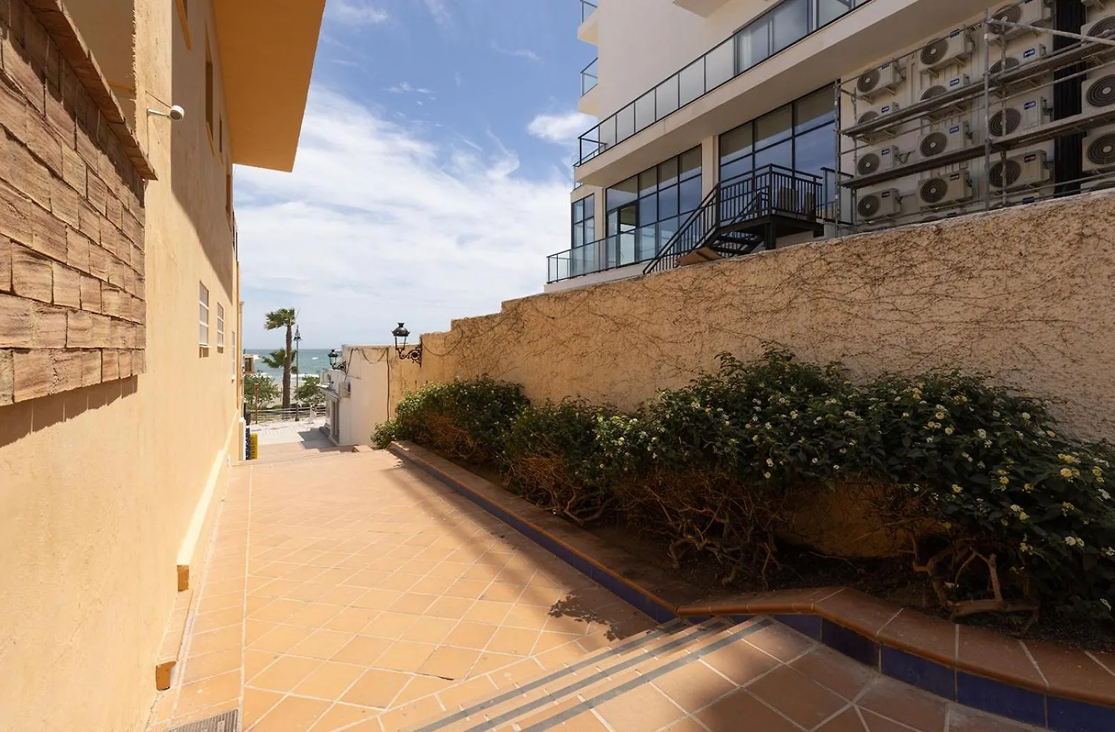 008 Plaza Ole Beachfront Apartment With Sea Views And Beach Access Benalmadena Spain