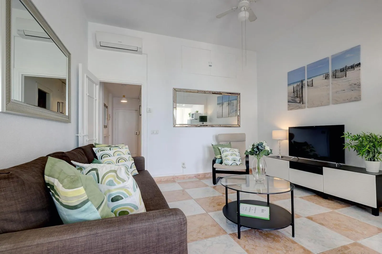 008 Plaza Ole Beachfront Apartment With Sea Views And Beach Access Benalmádena